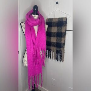 Old Navy Fuzzy Boucle Scarf Set Lot Magenta Pink Buffalo Plaid Scarves Fringe